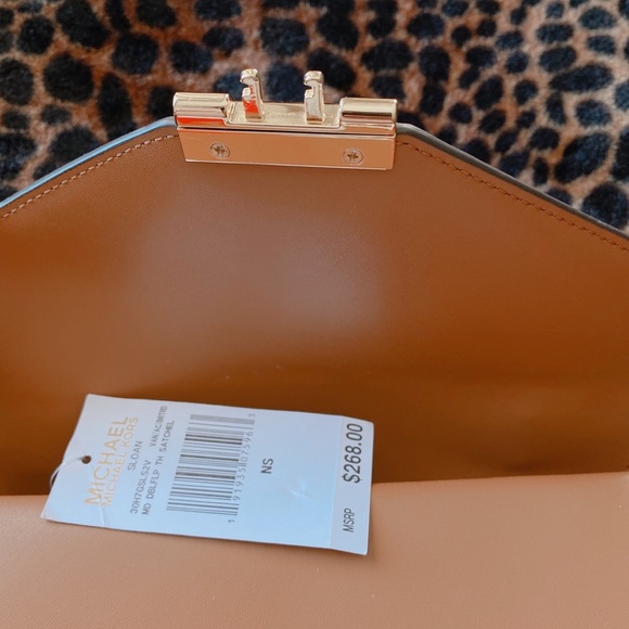 Handbags - Picture 4 of 5